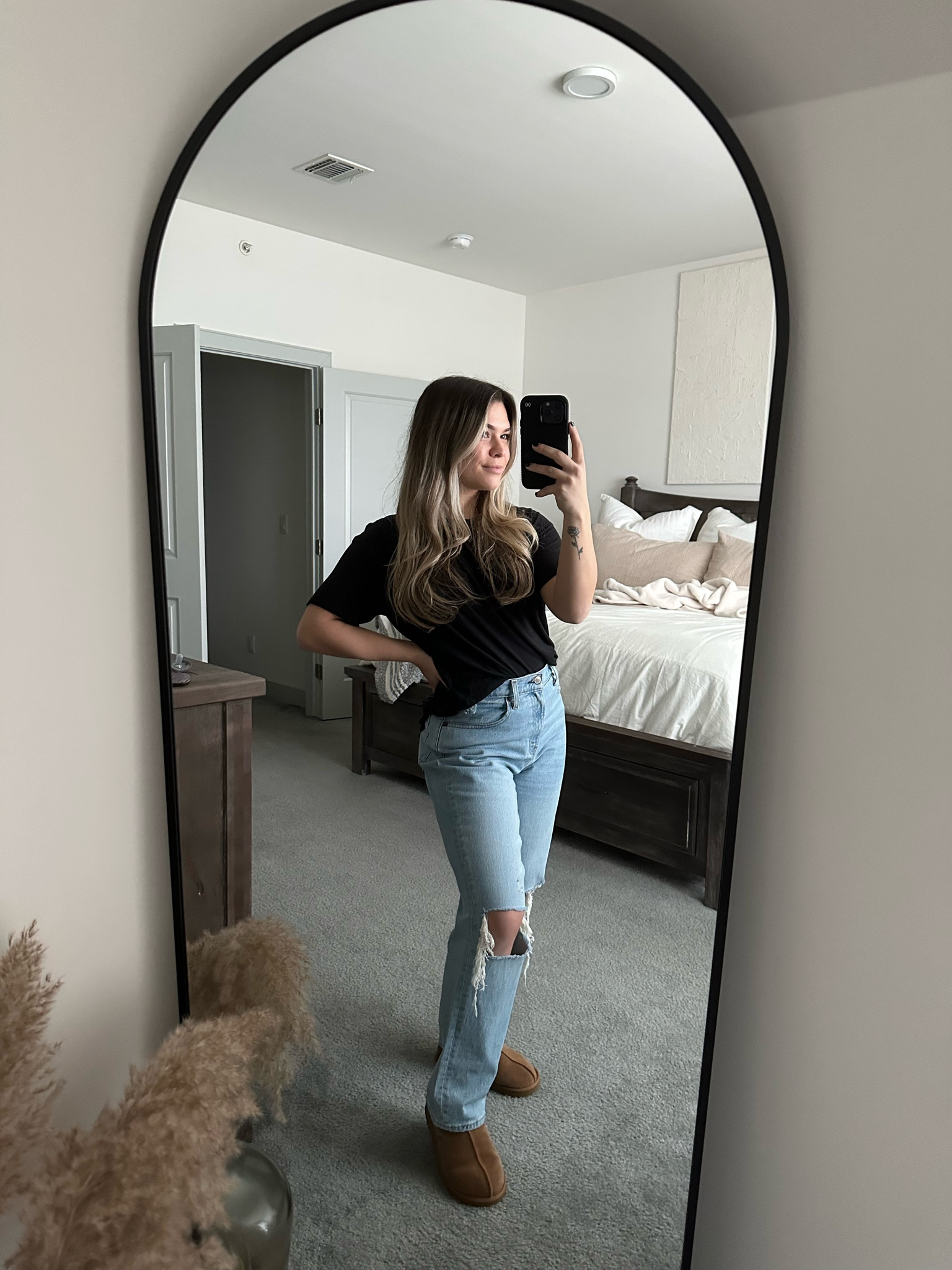 Abercrombie jeans, Abercrombie, ugg, tasman slipper, ugg slipper, skims, skims boyfriend tee