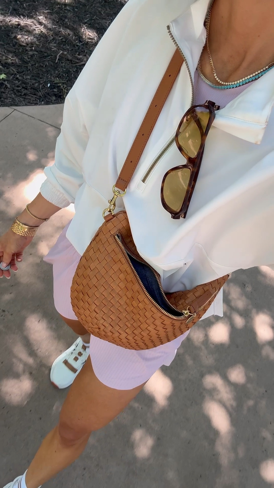 Casual active mom outfit