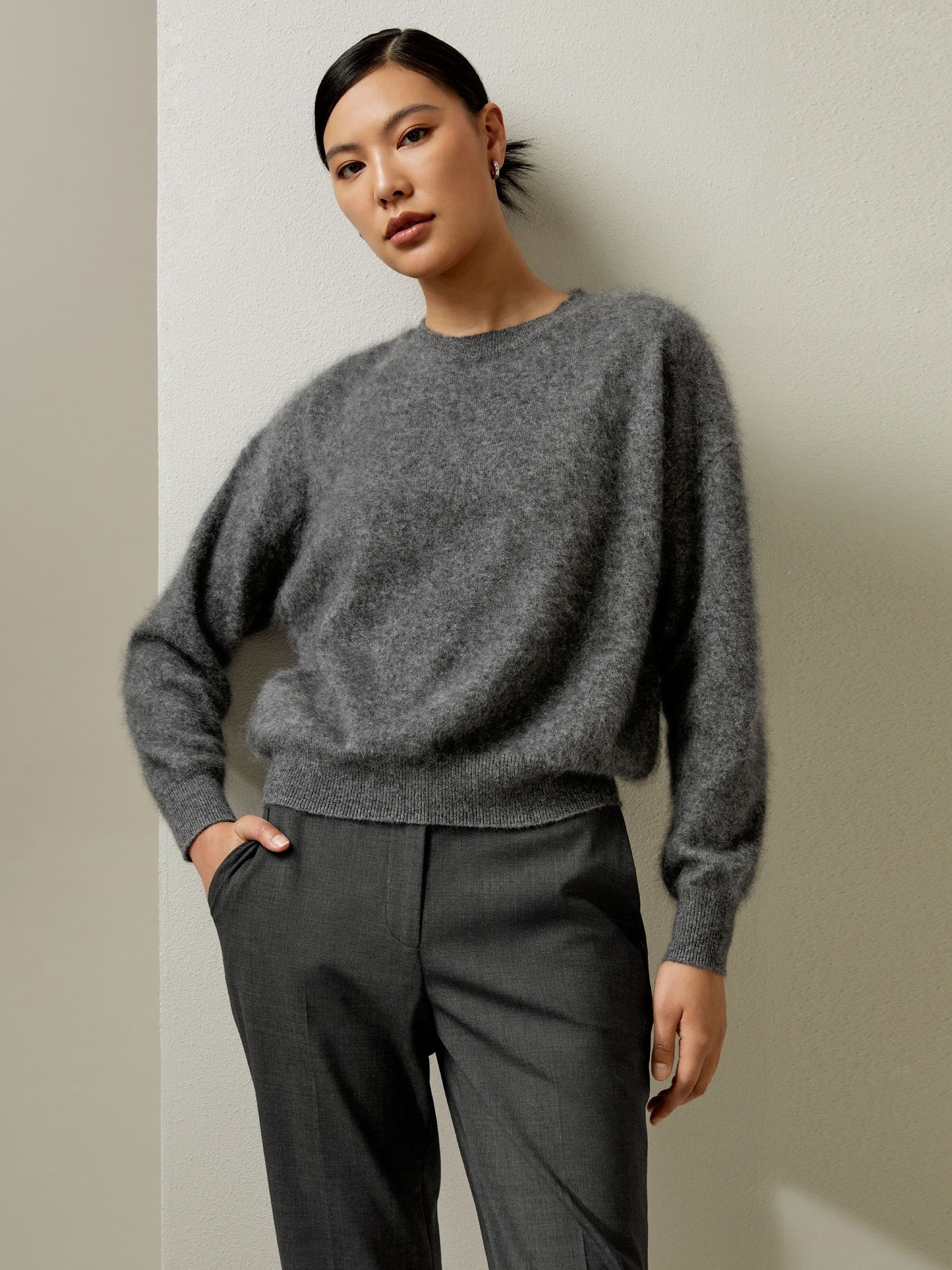Relaxed Drop-Shoulder Cashmere Sweater | LilySilk
