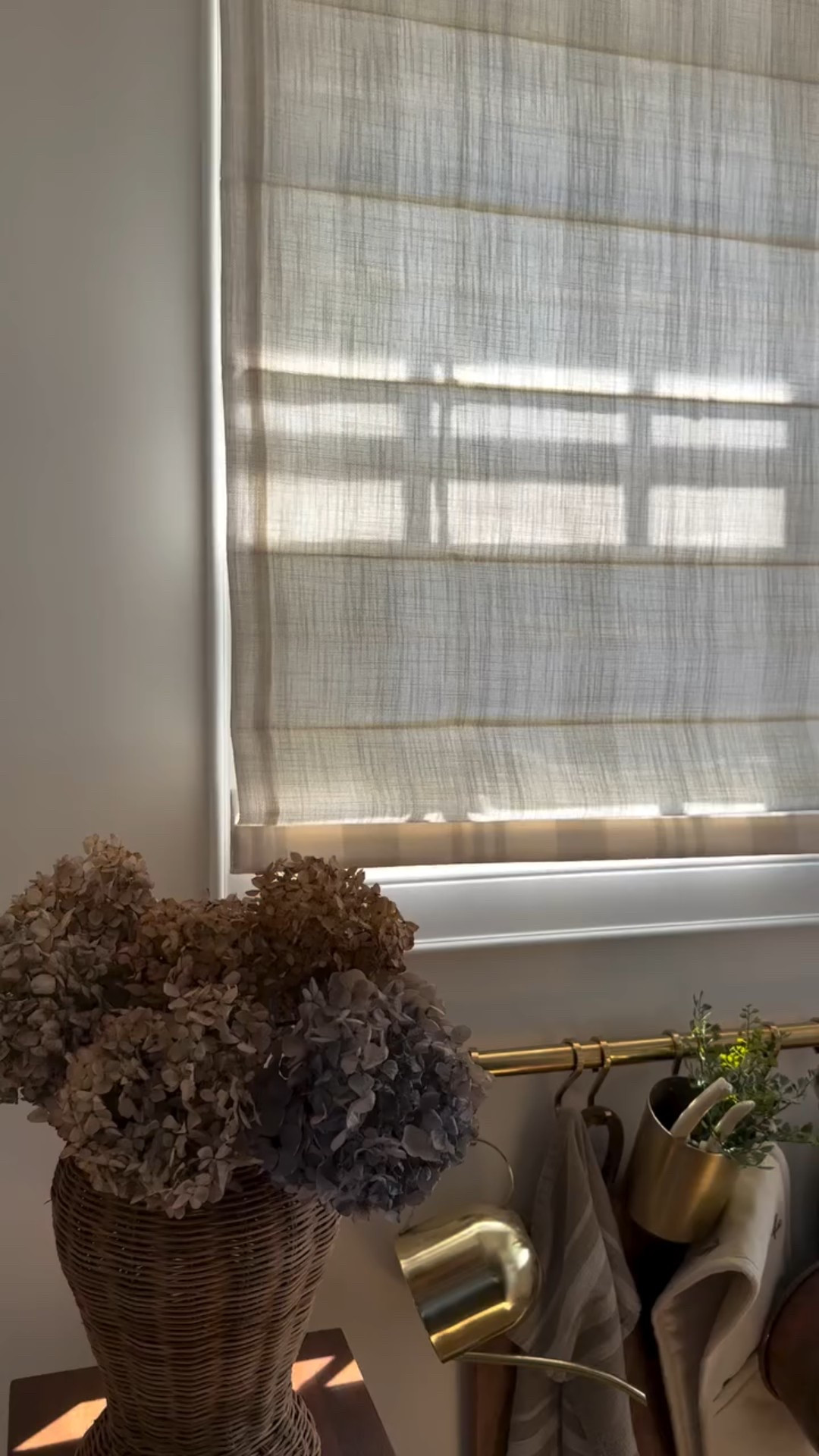 The best way to start the day ✨ Looking for window treatments that add that finishing element, with ease? You can get an extra 10% off sitewide at @selectblinds with code MEG — see below for the product details: 

These are the Striped Light Filtering Roman Shades in Albany Pebble. Comment SHADE for a link to them!

Roman Shade Features:
Mount Type - Outside | Lift Styles - Motorization | Remote Control - 5 Channel Remote | Liner - Standard Liner | Liner Color - Ivory | Spacer Blocks - No

Comment SHOP below to receive a DM with the link to this post on my LTK ⬇ https://liketk.it/5qfmm 

#classichomedecor #homerenovation #homedesign #homebeforeandafter #kitchendesign #homerenovations #traditionalhome #cottagekitchen #kitchenbeforeandafter #cottagekitchen #nancymeyers #coastalkitchen #romanshades #kitchenwindowtreatments