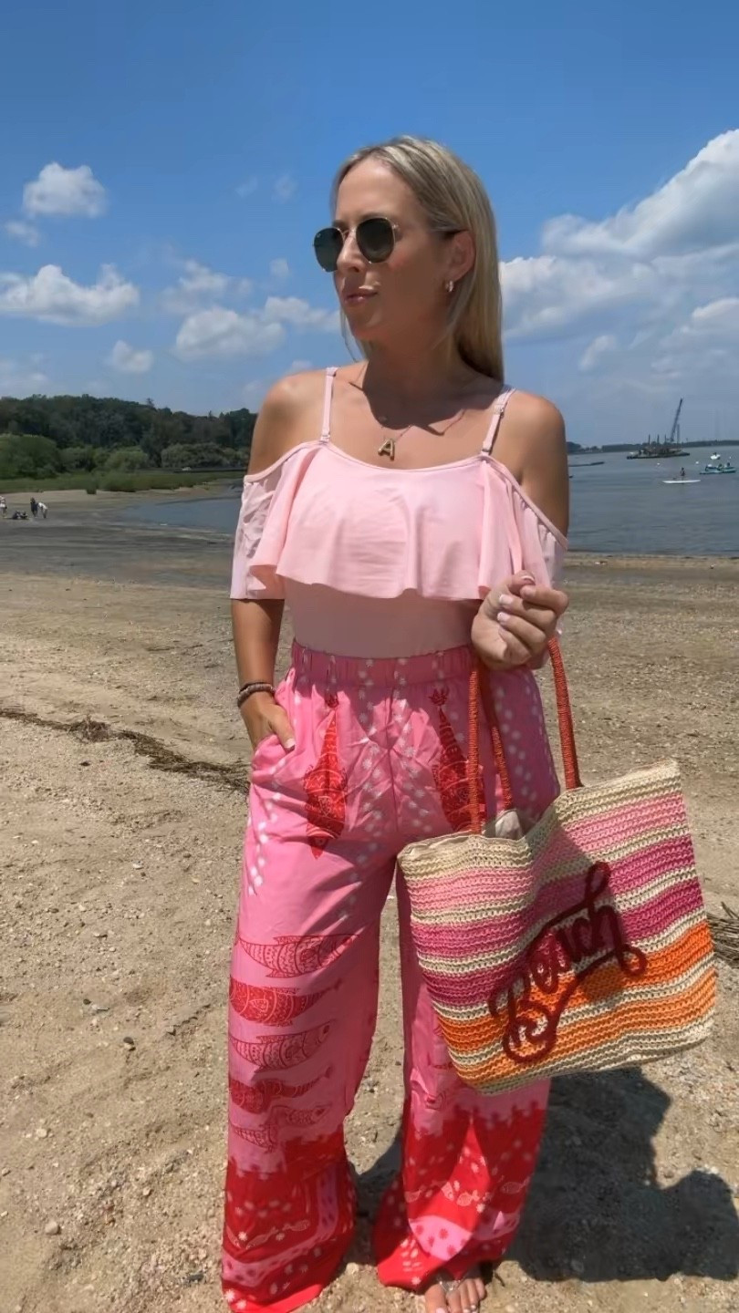 Beach outfit 

#LTKSwim #LTKItBag #LTKSeasonal