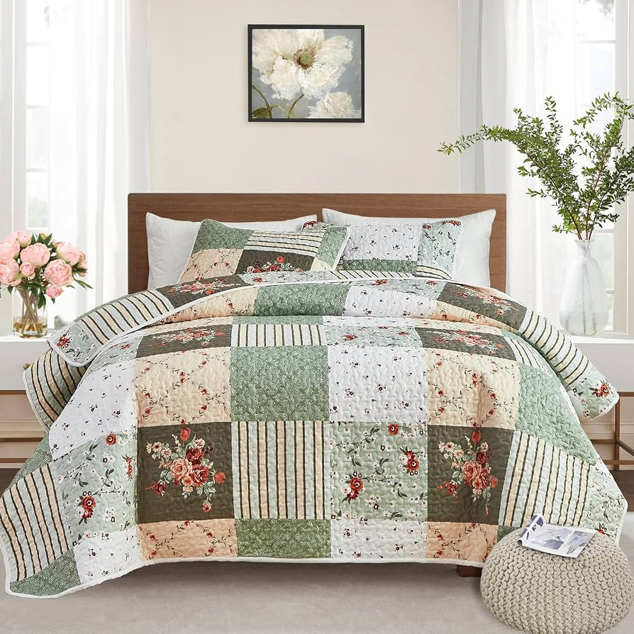 Patchwork Quilt Set Full/Queen Size, 3 Pieces Green Floral Plaid Summer Bedspread Coverlet Set, S... | Amazon (US)