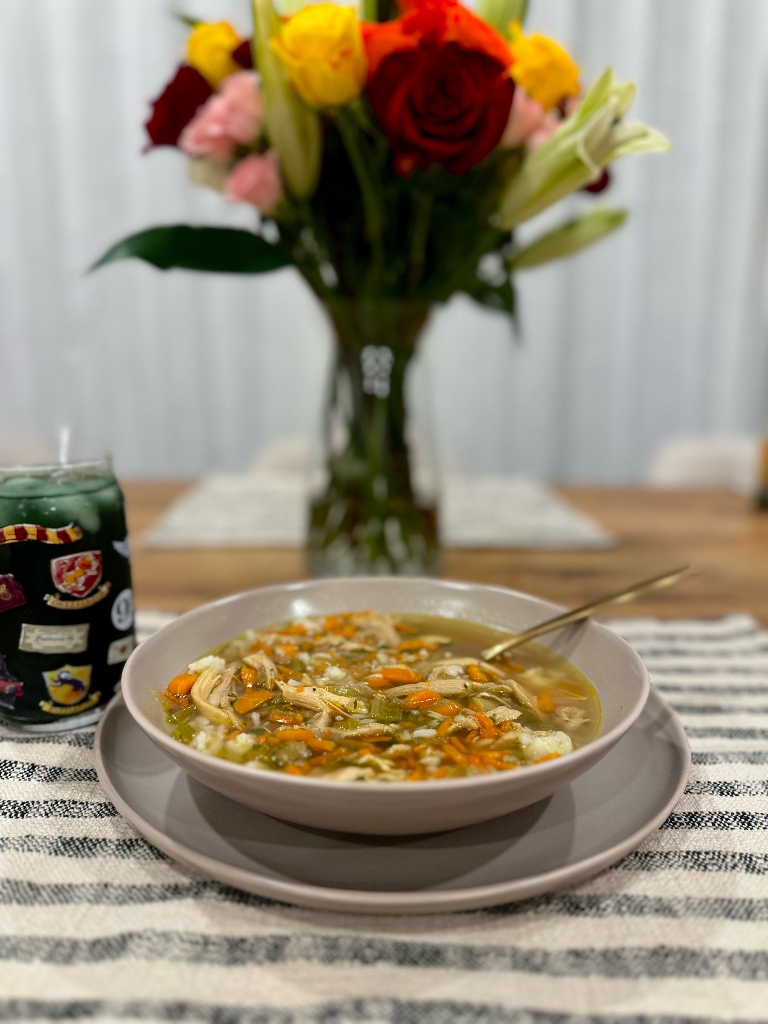 Slow evenings, homemade chicken soup, and trying to get back into my rhythm again 🤍 Since my Hashimoto’s diagnosis, I’ve definitely had moments where I pulled back a little, but little by little I’m finding my way back to the things I enjoy… cozy dinners, pretty table settings, and sharing life again.

Tonight’s setup: my favorite Fable dishware, Target placemats, and my Harry Potter cup because obviously soup tastes better in a magical house cup 🥹✨

@Target 

#cozydinnerideas #chickensouprecipe #fablehome #targethomefinds #comfortmeal #antiinflammatorylifestyle #cozykitchen #homedecorfinds #ltkhome #easydinnerideas