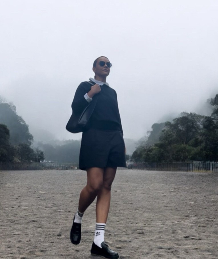 Autumn vibes in an all black look, keeping it chic yet casual. Black shorts, cozy sweater and classic loafers, the perfect mix of comfort and style for the season.
Always open to new fashion collaborations and partnerships ✨

#FashionInfluencer #StyleInspo #OOTDInspo #WardrobeGoals #StyleBlogger #StreetStyleDaily #FashionistaLife #TrendSetter #CollabWithMe #BrandCollaboration #PartnershipOpportunity #OpenForCollab #InfluencerCollab #PaidPartnership #LetsWorkTogether #InfluencerOpportunity #ContentCreatorLife #DigitalInfluencer #InfluencerMarketing #UGCcreator #MarketingCollaboration #SocialMediaInfluencer #CreatorCommunity #InfluencerLifestyle

#LTKuk #LTKautumn #LTKeurope