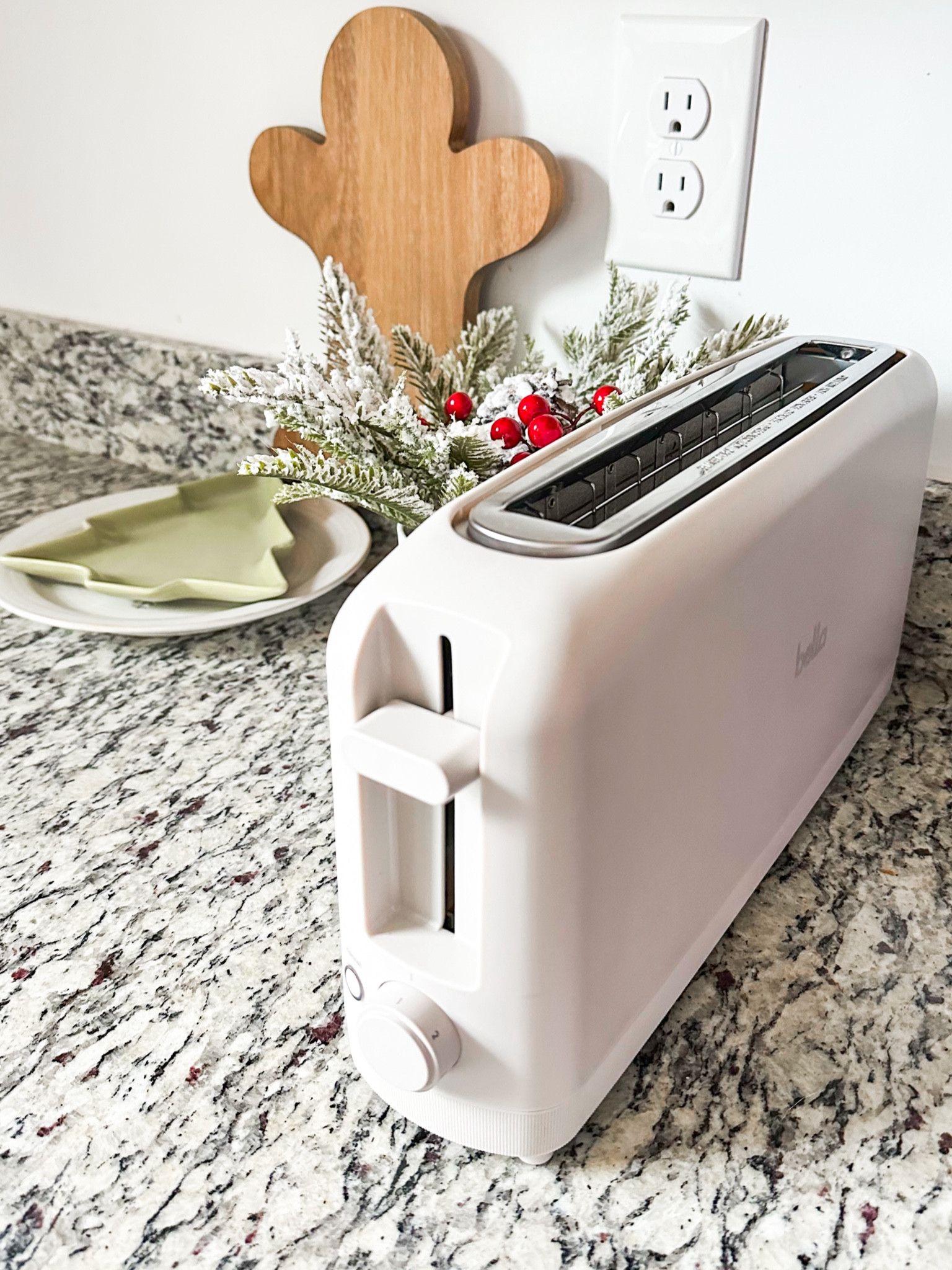 Space saving toaster

Neutral toaster in oatmilk 

#spacesaving #toaster #oatmilk #neutral #beige #beigetoaster 

#LTKHome