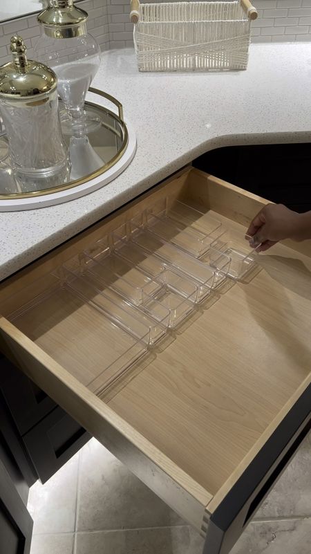 Master the art of drawer organizing and bring harmony to your bathroom space! Say goodbye to clutter and hello to efficiency with these expert tips. #DrawerOrganization #TidyBathroom #Declutter #EfficiencyHacks


Shop the look below ⬇️ Follow me For More! 🥰

#LTKVideo #LTKhome #LTKstyletip