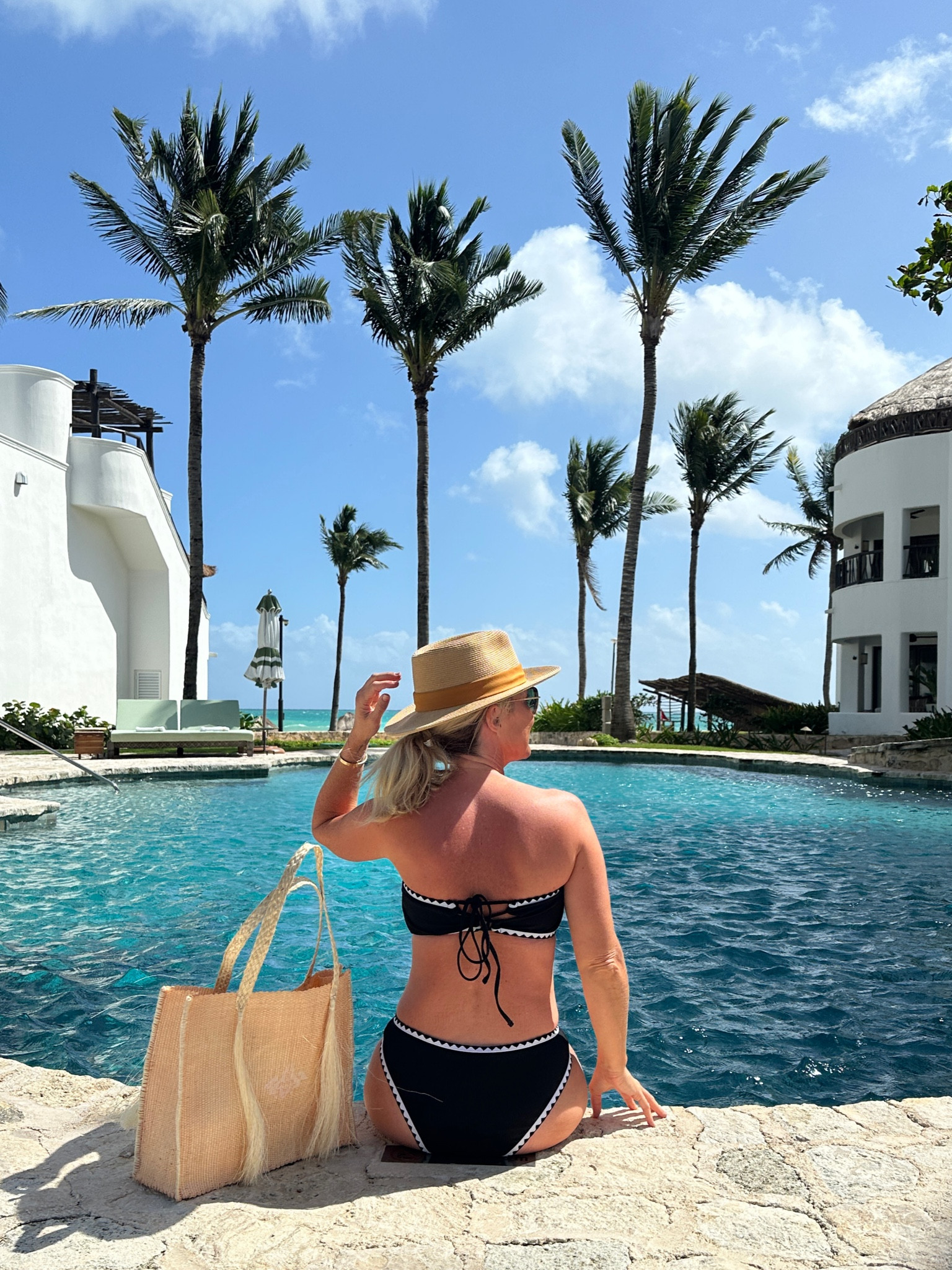 🖤🤍
Sized up for more coverage on this one!

#LTKOver40