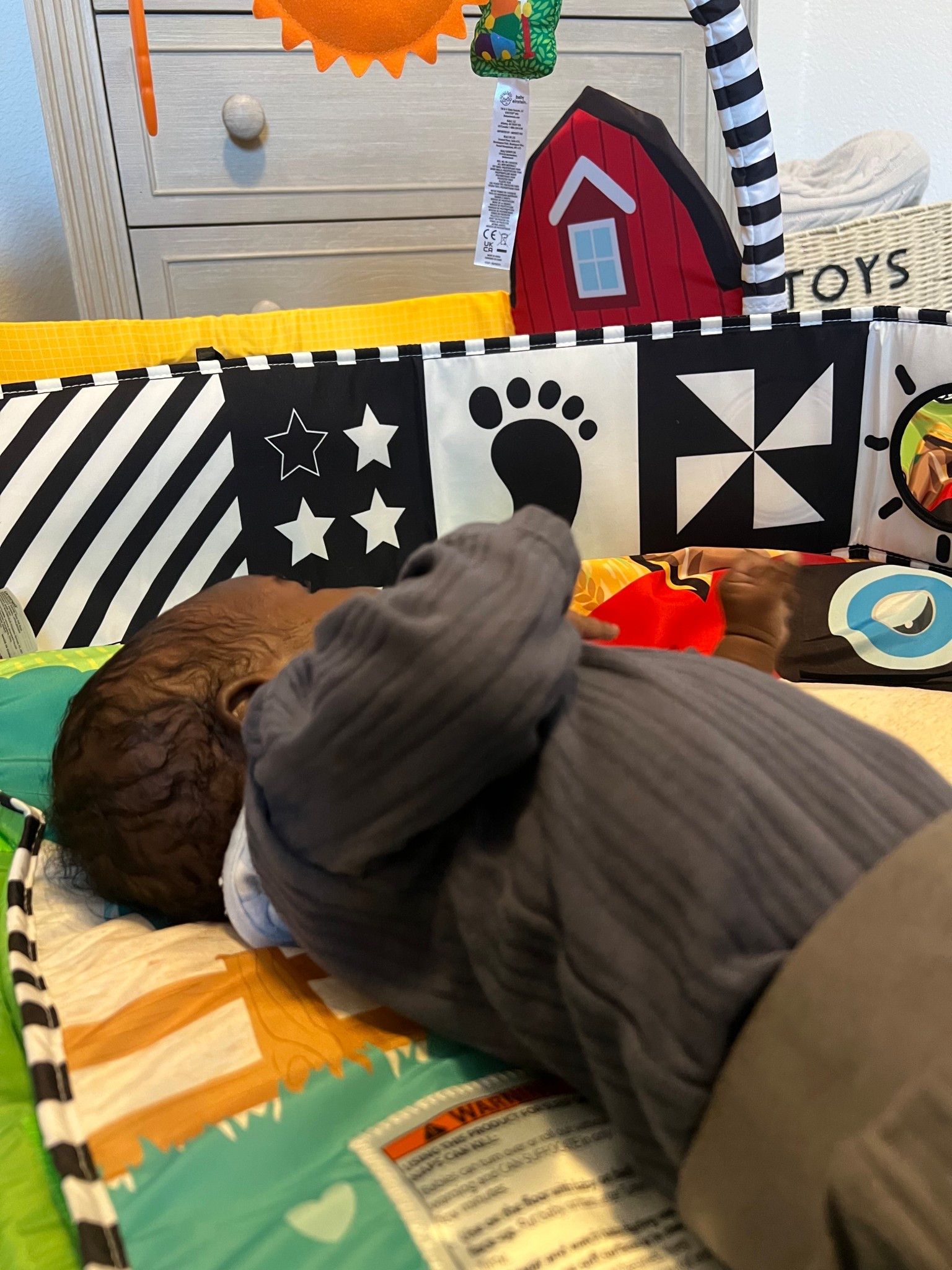 High contrast images for baby! 🖤🤍 

#LTKdayinmylife #LTKmomlife #LTKBaby