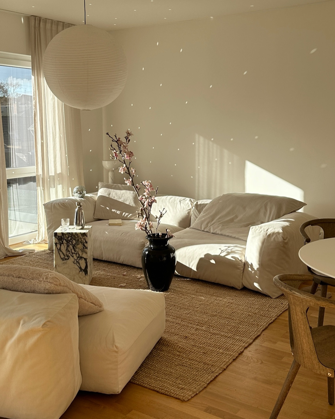 Magnolia and sunshine ☀️ #ltkhome #interiordesign #inneneinrichtung
