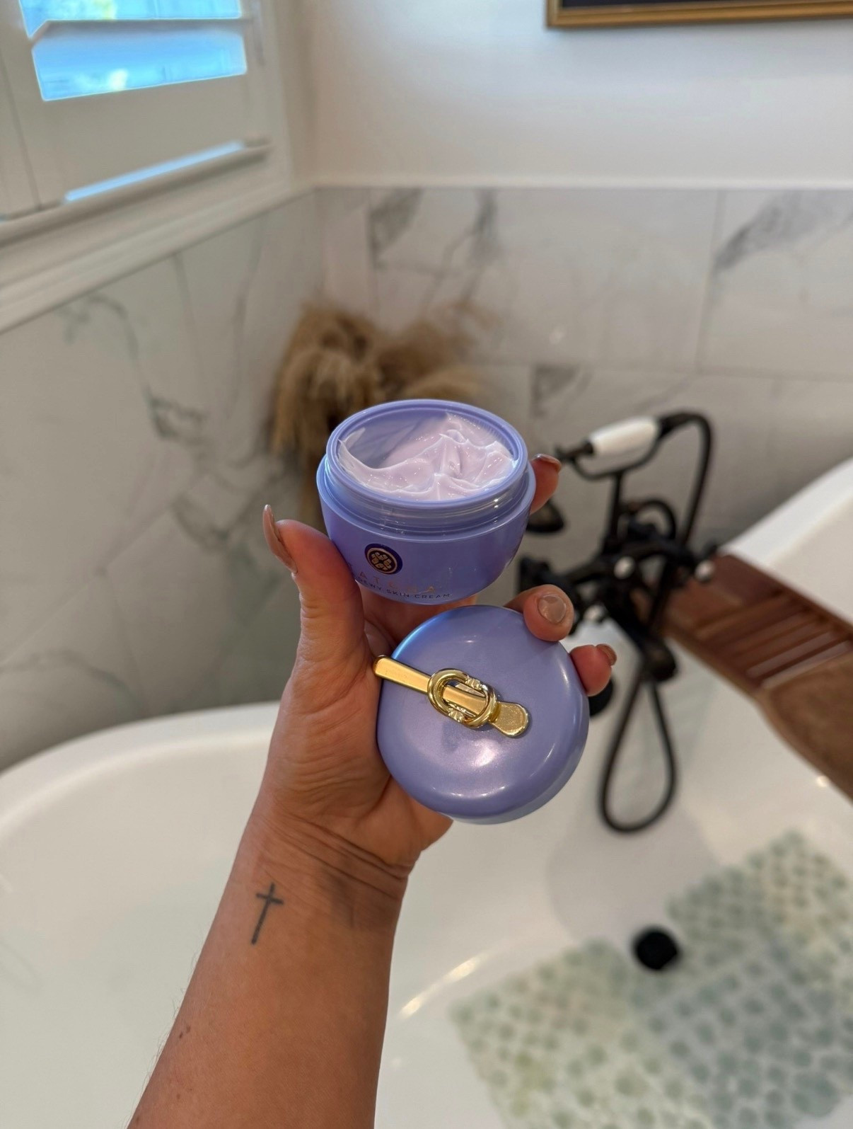 The best beauty product I’ve found in awhile! Dewy skin cream 🙌🏼


#LTKselfcare #LTKBeauty #LTKgrwm