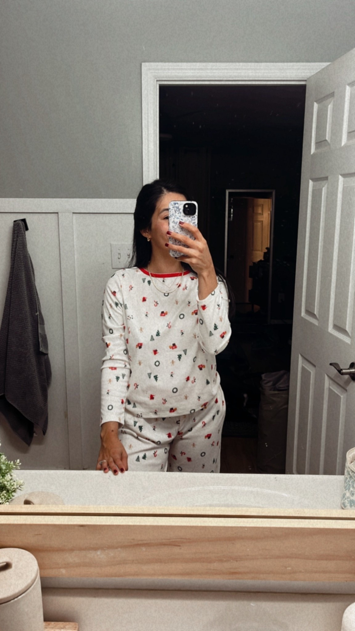 Wearing a medium!

#LTKHoliday #LTKmomlife #LTKootd