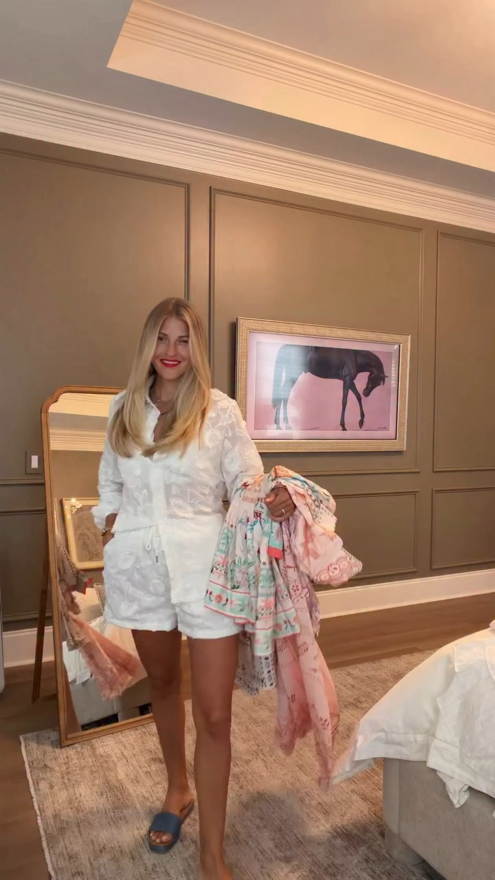 You don’t have to spend hundreds to look put together. 🤍

Every piece I’m trying on is around $50 or less, but they look so much more expensive. These are the kinds of wardrobe staples I’ll wear for years.

Comment “LINK” and I’ll send you everything!