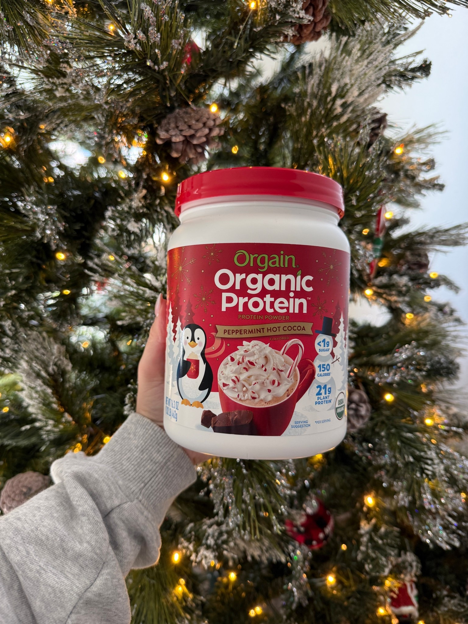 We may be past the holidays, but I’m still deeply committed to this peppermint hot cocoa protein powder ☕️❄️
It tastes like a cozy winter treat but fits perfectly into my everyday routine. Can’t stop, won’t stop 😂

#LTKfitnessgoals #LTKdayinmylife #LTKfoodie