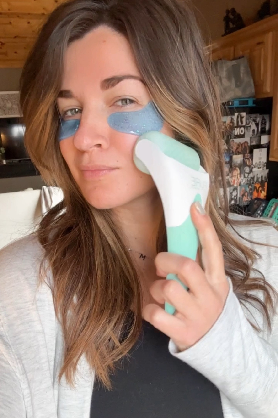My favorite morning self care routine:
collagen eye patches + ice roller.

#morningselfcare #morningroutine #teamnosleep #momlife #selfcare #beauty 