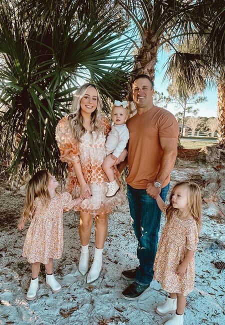 Babydoll dress for pictures/ spring .. family photos.. girl mom.. Florida 🫶🏼

#LTKfamily #LTKSpringSale #LTKstyletip