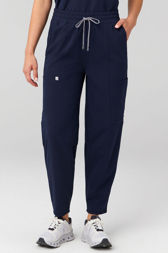 Ease Barrel Scrub Pant | Fabletics