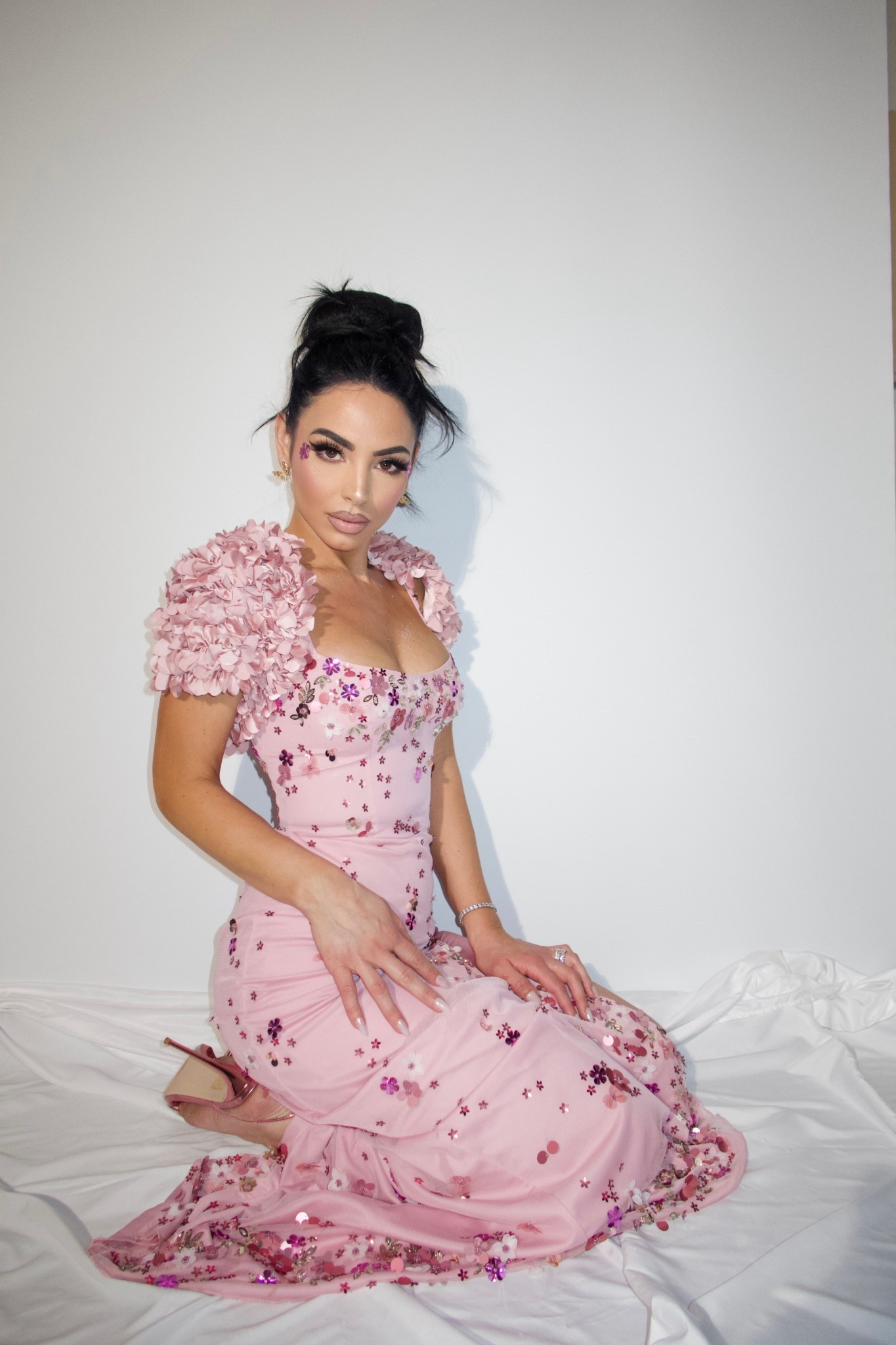 @ohpolly #sequin #maxi #pink #wedding #party #glam #sequin #shimmer 

#LTKFestival #LTKWedding #LTKgrwm