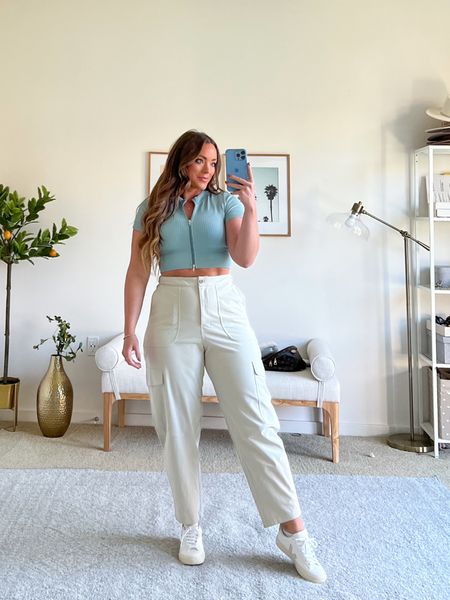 Lululemon cargo pants 

Lululemon,casual style, brittany ann courtney, vejas, white sneakers, Amazon work out top, crop top, gym clothes 

#LTKfit #LTKSeasonal #LTKcurves