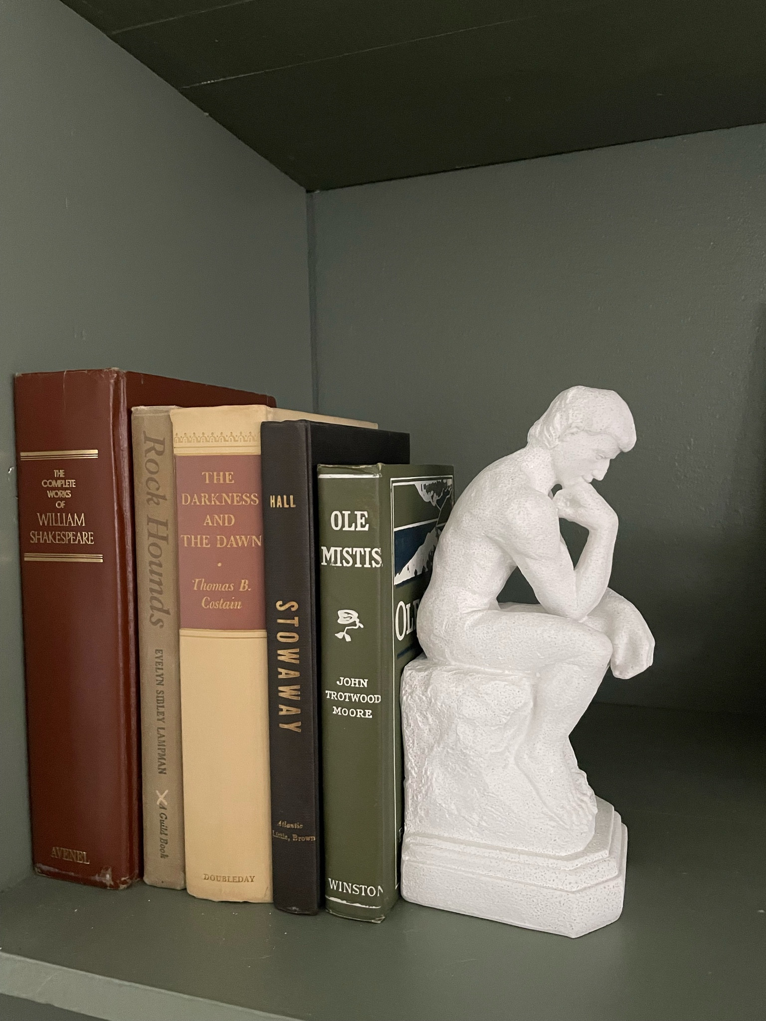 Transitional style home decor incorporates traditional pieces with a minder twist. I’ve also included some other similar items to give you the same vibe. 

#LTKstyletip #LTKunder100 #LTKhome