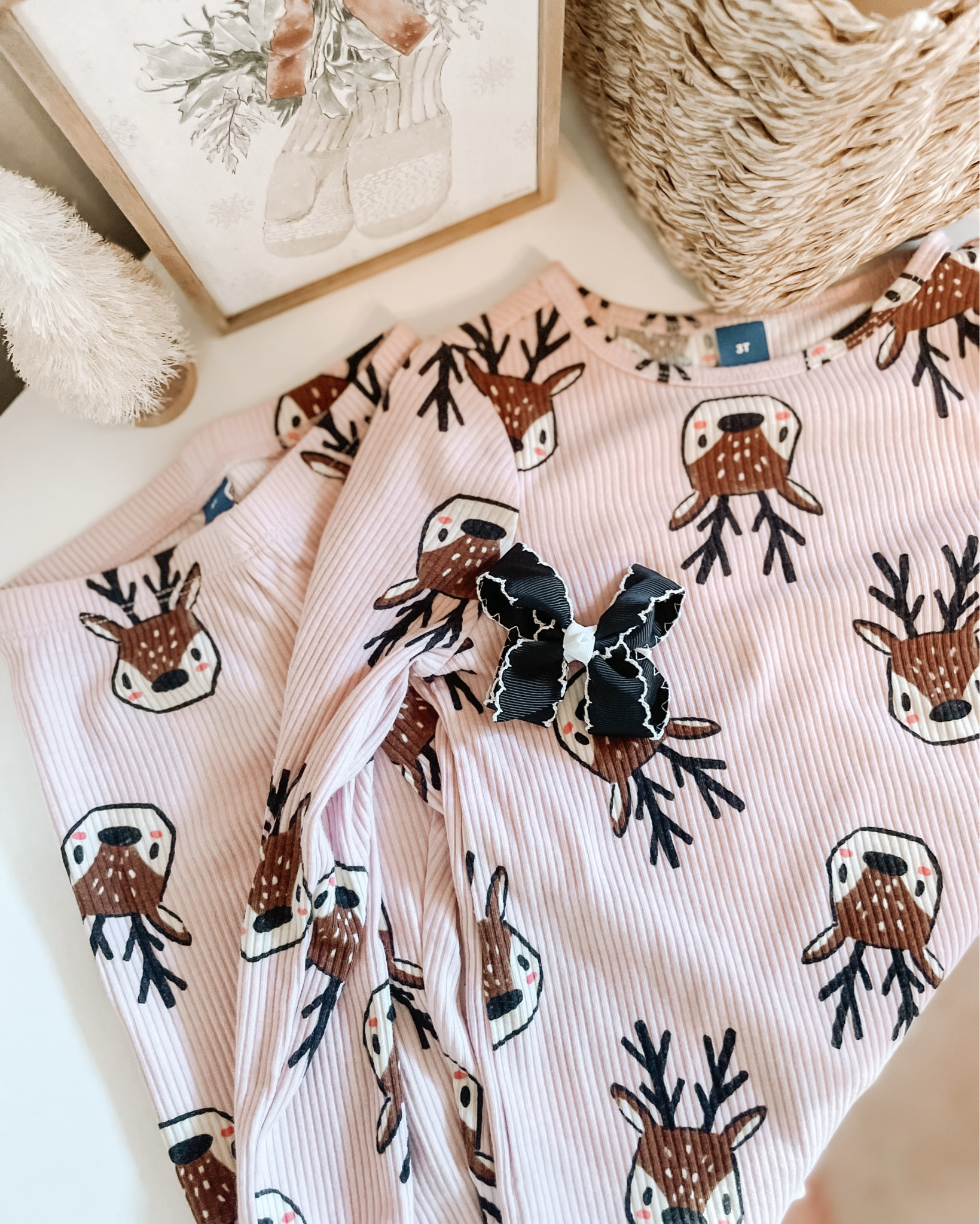 Cutest reindeer print set from Old Navy! 


toddler outfit | girl | daughter | seasonal | holiday | Christmas | affordable | trending | viral | family | kids 

#LTKHoliday #LTKmomlife #LTKKids