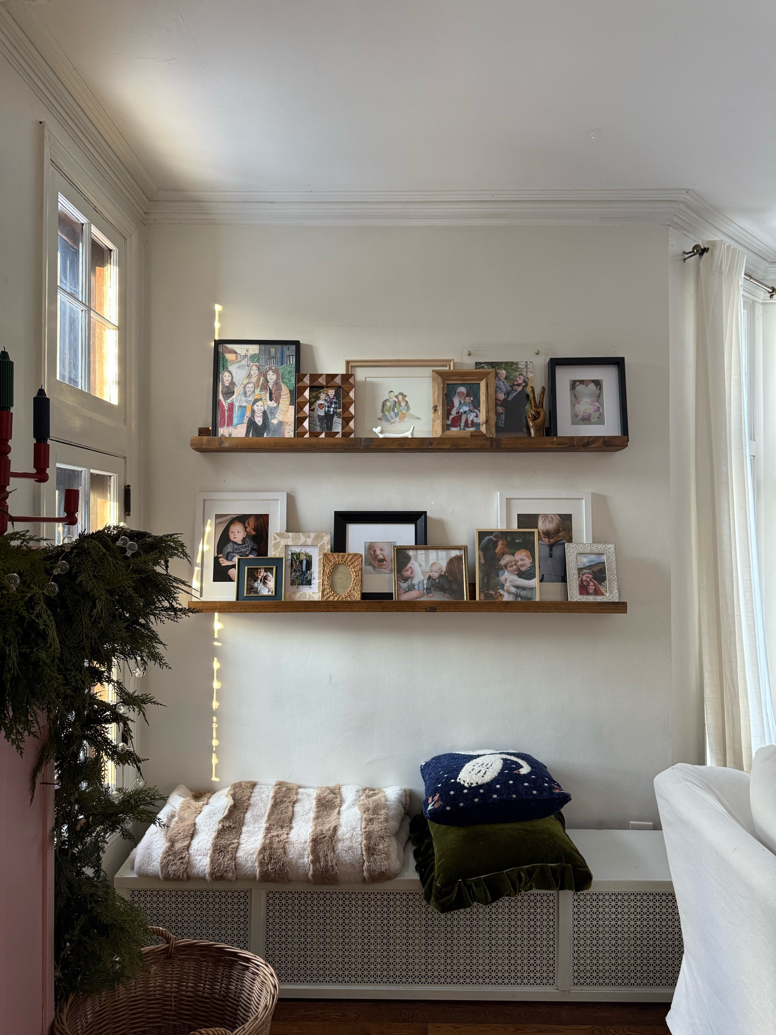 These wedge shelves are a DIY but if you’re not feeling in the DIY mood, here’s a great option and a set of four with different sizes and finishes. 


#art #ledgeshelves #bookshelves 



#LTKHome