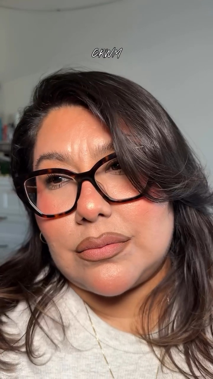 GRWM 🫶🏻✨

@hudabeauty Faux Filler Lip Gloss
@aboutfacebeauty Beach Freak Bronzer Stick 
@neutrogena Healthy Skin Radiant Cream Concealer 
@onesize Powder Melt Setting Spray 
@milanicosmetics Baked Bronzer 
@givenchybeauty Prisme Libre 4 Color Pressed Powder 
@maybelline Fit Me Loose Finishing Powder + The Colossal Curl Bounce Mascara 
@got2busa Glued Brow Gel 
@maccosmetics Lip Pencil in Stripdown
@sephoracollection 8H Colorful Lip Pencil in Frosted Chestnut
@charlottetilbury Matte Revolution Hydrating Lipstick in Pillow Talk 

#getreadywithme #newmakeup #makeupfaves #lipcombo #fyp

#LTKBeauty