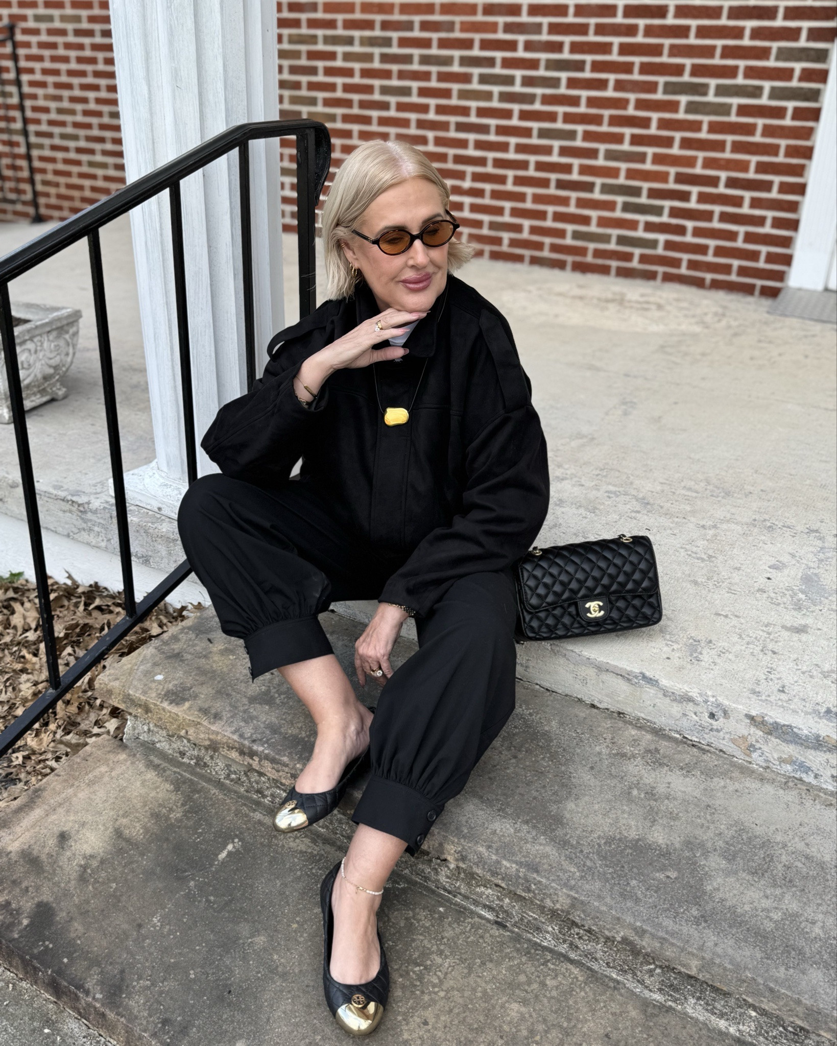 When in doubt go tonal and add texture to your outfit. Here I added a suede bomber and the gold tips on my ballet shoes! 




#LTKootd #LTKOver40 #LTKdayinmylife