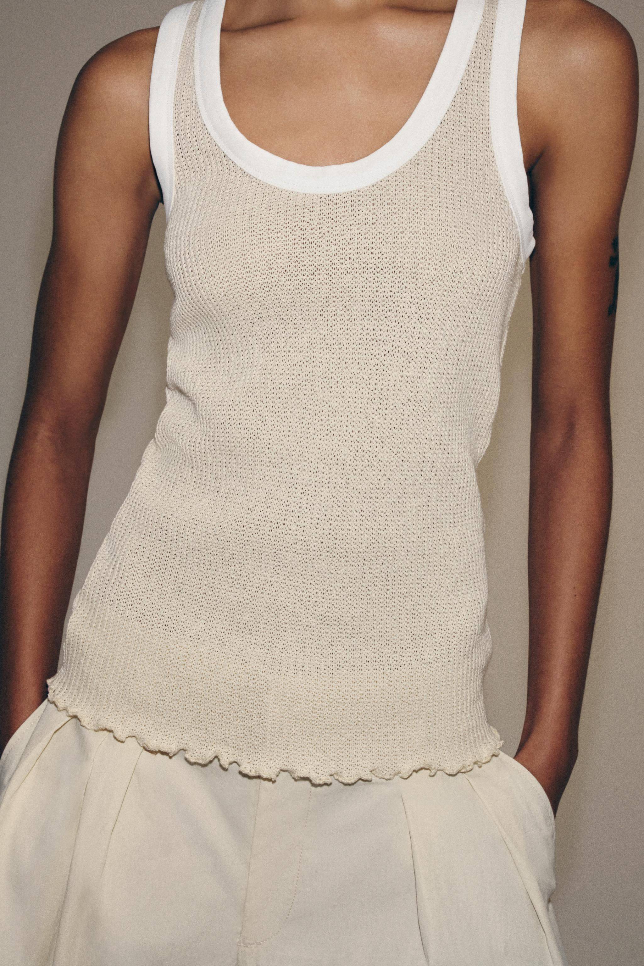 CONTRAST PIPING TOP | Zara US