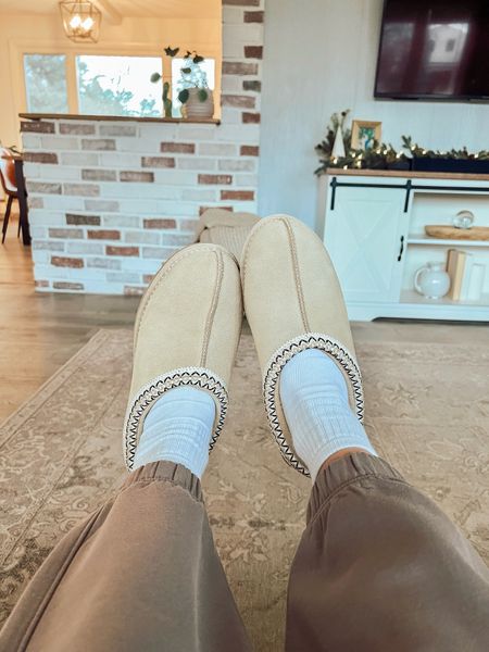 Tazman Ugg Slipper Dupes 
Amazon Ugg dupes 

#LTKfindsunder50