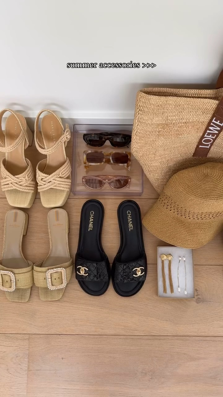 Everything raffia, gold or shells por favor 🐚 ☀️

#loewe #prada #chanel #ysl


#LTKTravel #LTKSeasonal #LTKootd