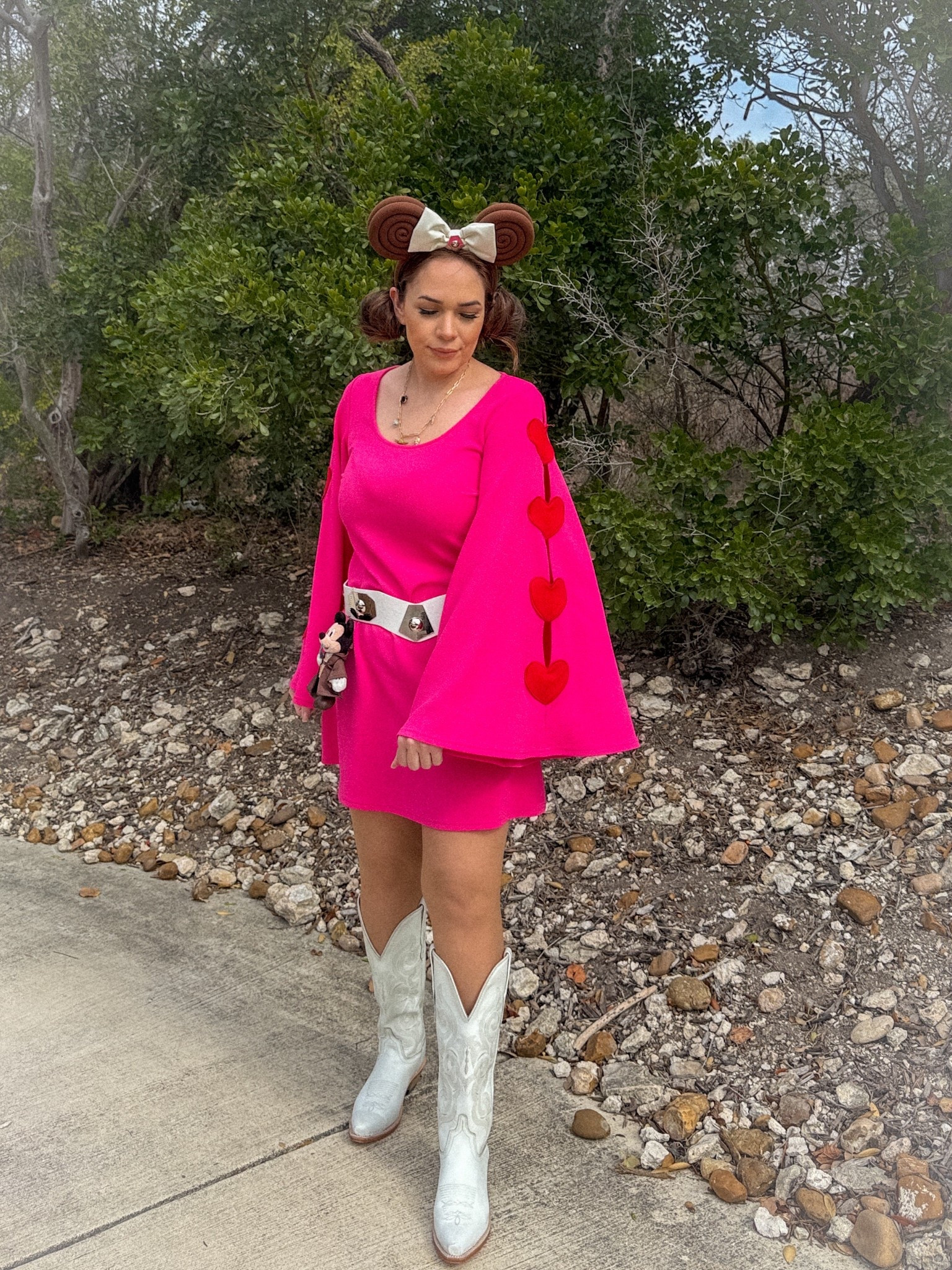 Star Wars Valentine Outfit 💖💫

#starwarsoutfit 
@disneystore
@uniquevintage 
@baublebar 

#LTKValentine