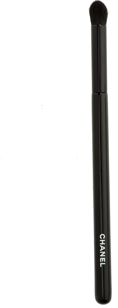 LES PINCEAUX DE CHANEL Rounded Eyeshadow Brush N°204 | Nordstrom