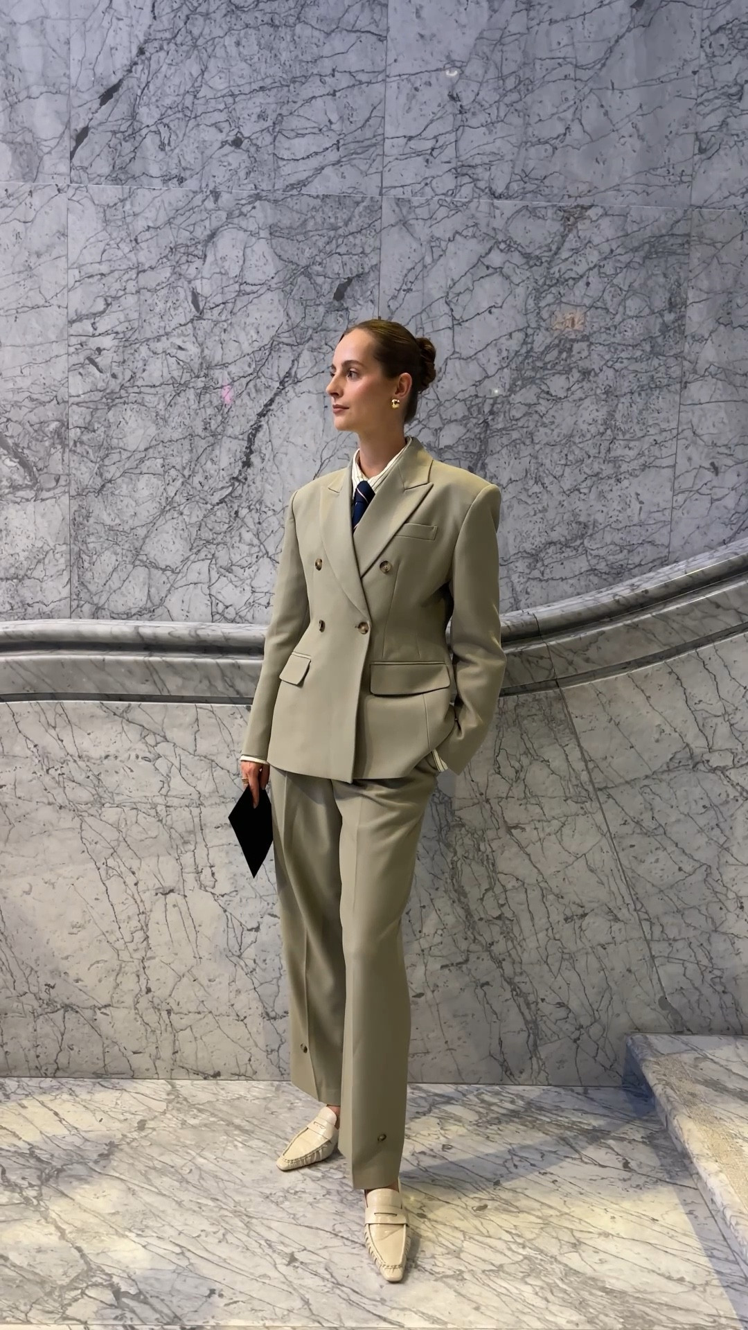 Perfect The Frankie Shop suit with an hourglass shape blazer 

#LTKeurope #LTKstyletip #LTKworkwear