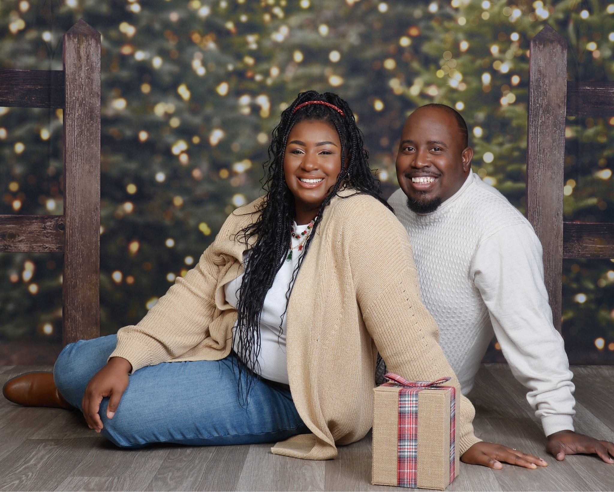 Couples holiday photos with these neutral cozy looks!

#LTKmidsize #LTKHoliday #LTKfindsunder50