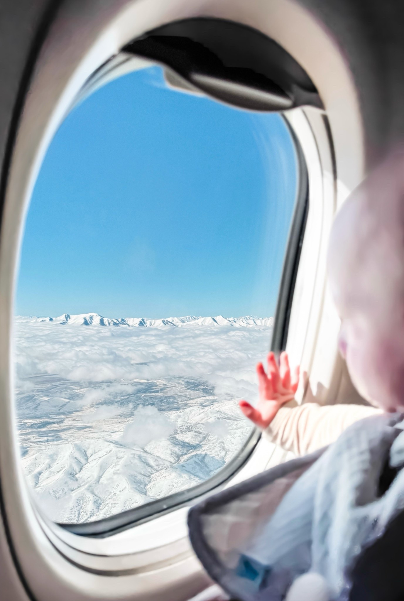 My top 10 items for traveling with a baby (and some of the other things we brought with us that I absolutely recommend) ✈️