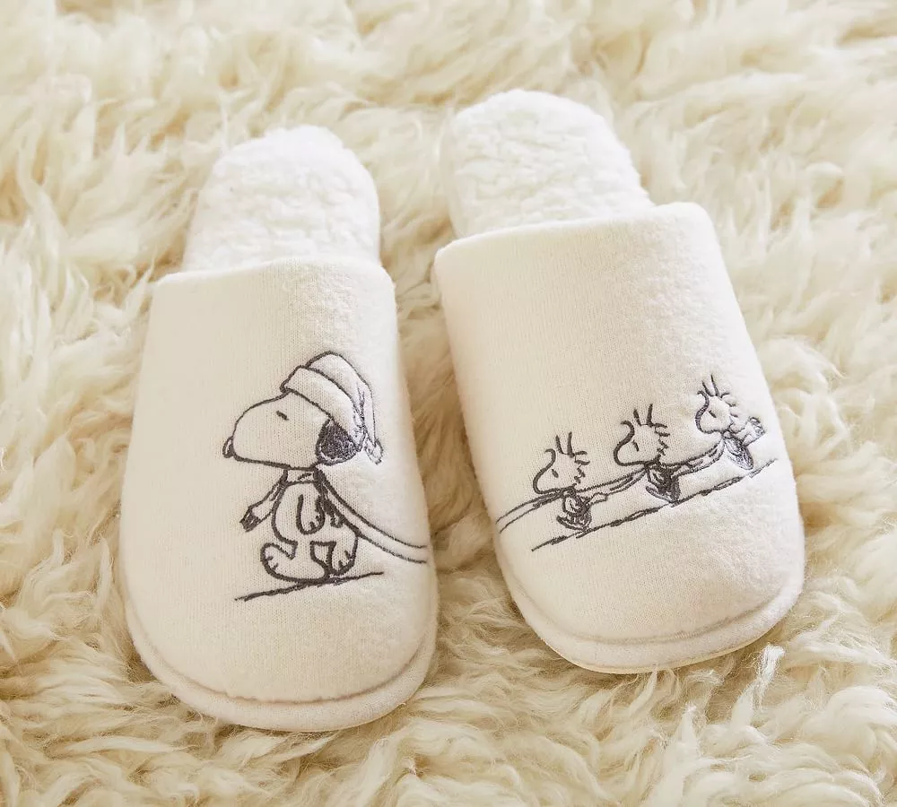 Snoopy slippers hot sale for adults