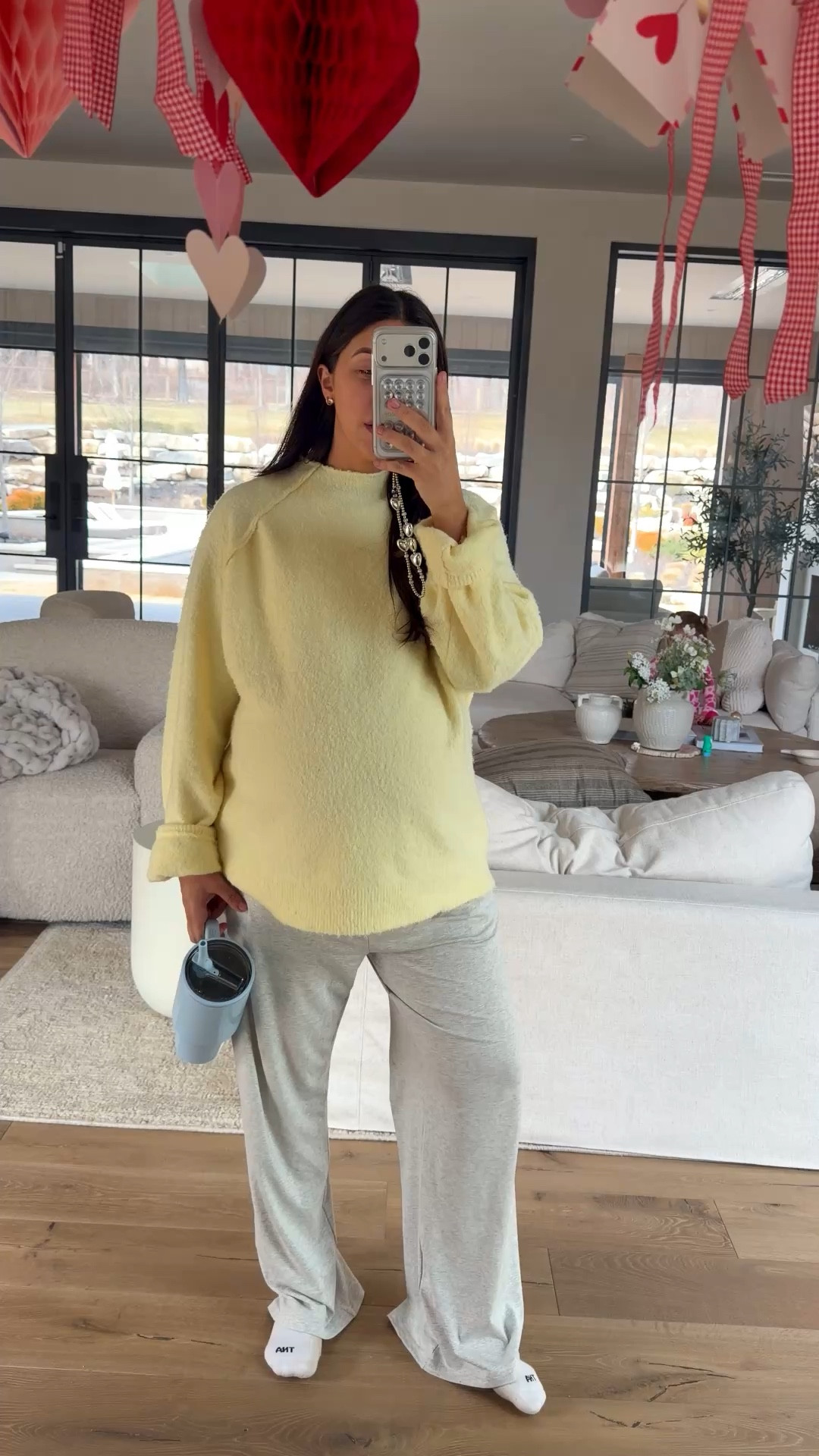 The Target buttery yellow sweater is ON SALE FOR $26!! The lowest it’s ever been! Get it while you can 💫

Size: xxl
Dressupbuttercup.com #dressupbuttercup #dederaad


#LTKmomlife #LTKootd #LTKSaleAlert
