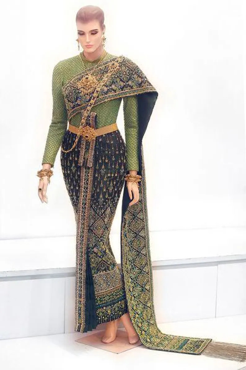 Luxury Thai Sivalia Bridal Dress |asian Wedding Attire| Handcrafted Brocade Silk| Preawa Silk | R... | Etsy (US)