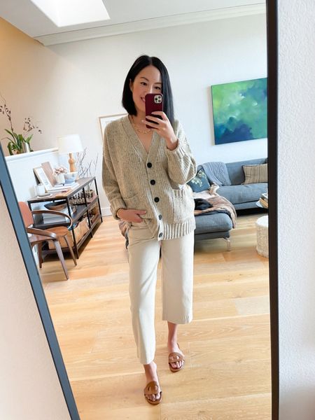 Keeping it comfortable while running errands this holiday season. Throw on a cozy cardigan to stay warm!

#holidayoutfits
#winteroutfits
#workwear

#LTKCyberweek #LTKHoliday #LTKstyletip
