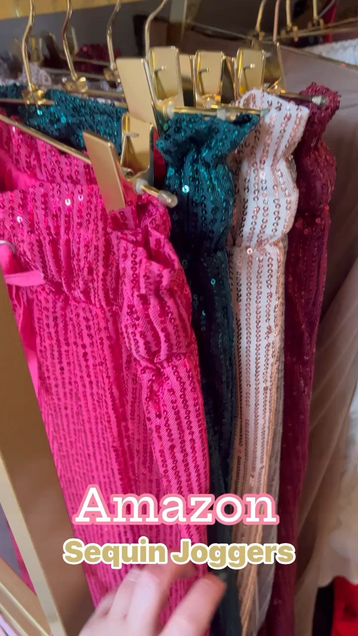 🌟AMAZON SEQUIN JOGGER🌟

Holiday inspo, sequin joggers, sequins, Christmas shoes, holiday heels, Amazon heels, Amazon fashion, winter style, Christmas style, winter fashion, winter trends, Christmas gifts, fashion inspo, bow heels, rhinestone heels, winter outfit

#LTKSeasonal #LTKparties #LTKHoliday