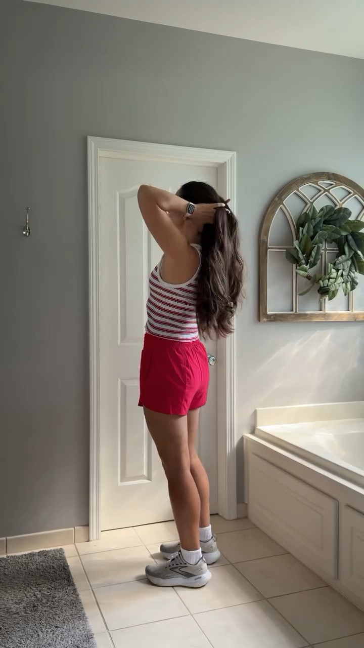 I’ve actually been loving my workouts lately ✨

I’ve been mixing heavier weights, running, and plyometrics, and properly strengthening my deep core. It’s made working out feel so much more fun + balanced for me lately 💪🏻

Also adding Bloom Nutrition Creatine into my routine and I feel like more women need to know about the benefits.

Creatine can help support strength, performance, recovery, and overall energy during workouts — and it’s not just for guys in the gym 👏🏻

@bloomsupps 
#BloomPartner #BloomNutrition #workoutroutine