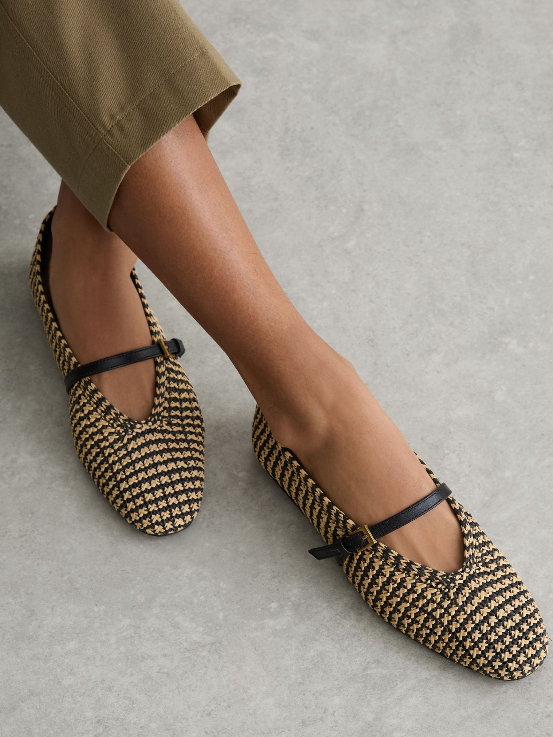 Reiss Ballerines à rayures effet raphia, nature/noir | REISS | Reiss DE
