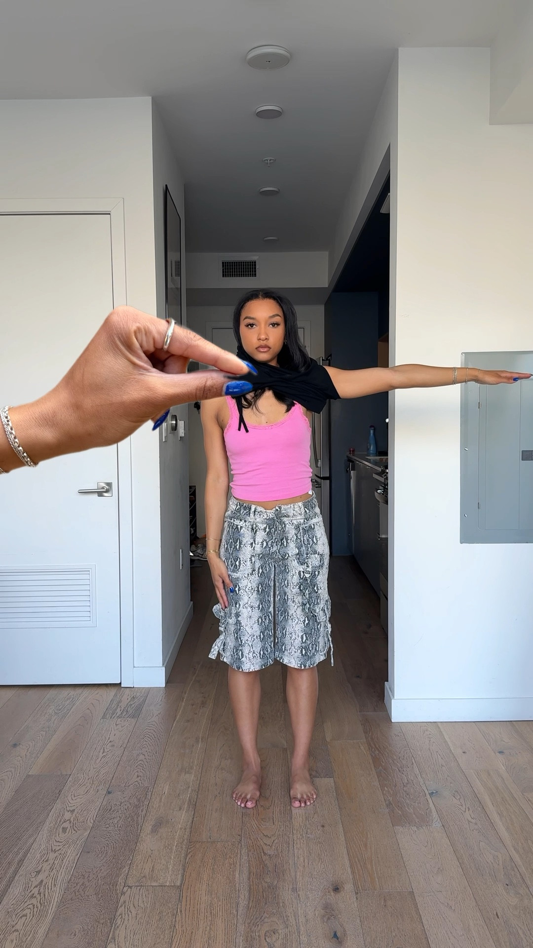 I’m active😎 

The first fit is from Fashionnova!! 


#editing #fashion #ootd #grwm #streetwear #girly #trendingaudio #trendingsounds #la #influencer