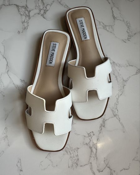 A classic white summer sandal 🤌🏼🖤

I have these in 2 other colors and they're so chic and comfy 🤗

#LTKFindsUnder50 #LTKShoeCrush #LTKU