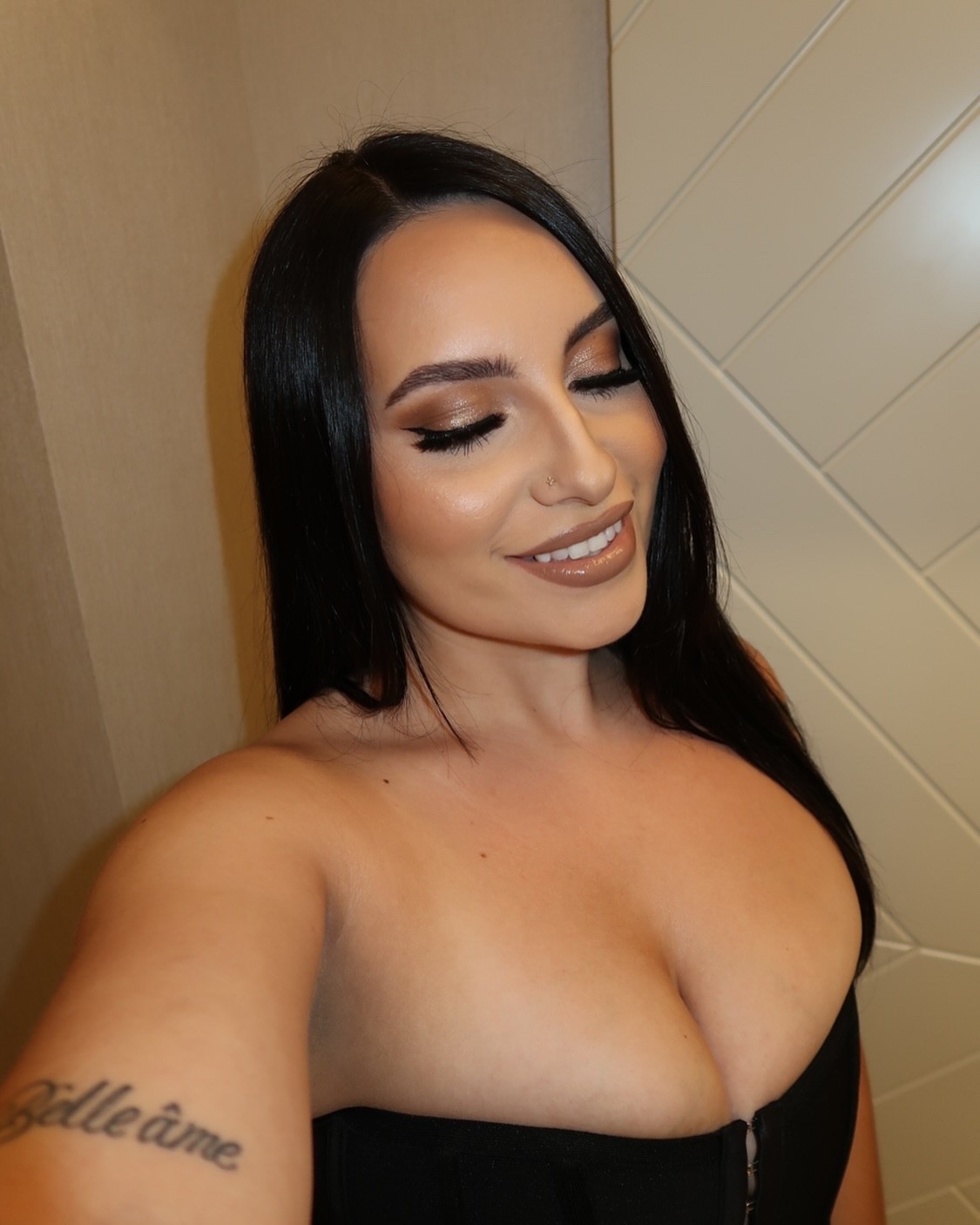 Go to makeup products 

#LTKGiftGuide #LTKgrwm #LTKBeauty