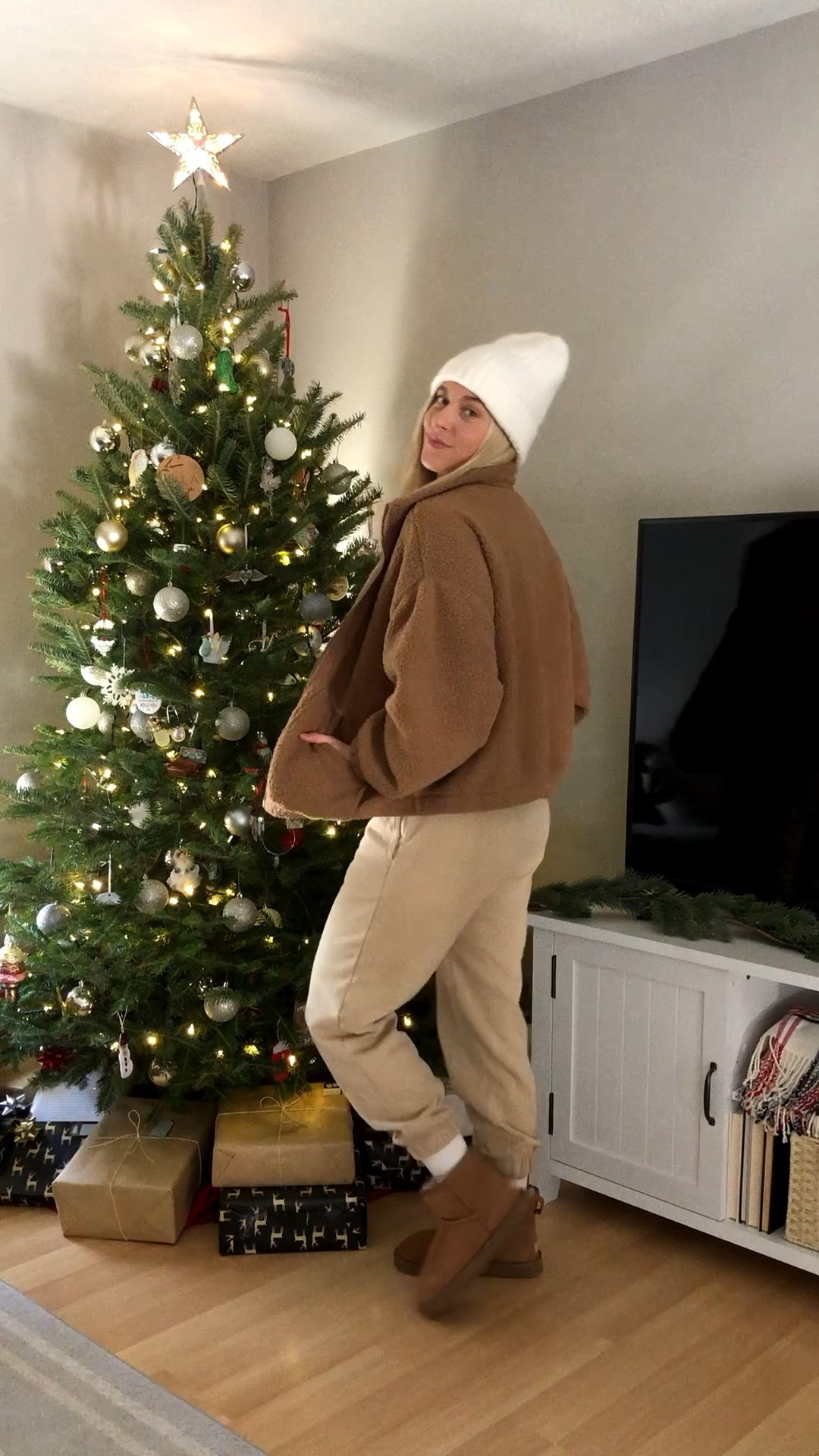 Cozy day in #ootd - Uggs, target, gap, old navy 

#LTKunder100 #LTKSeasonal #LTKshoecrush