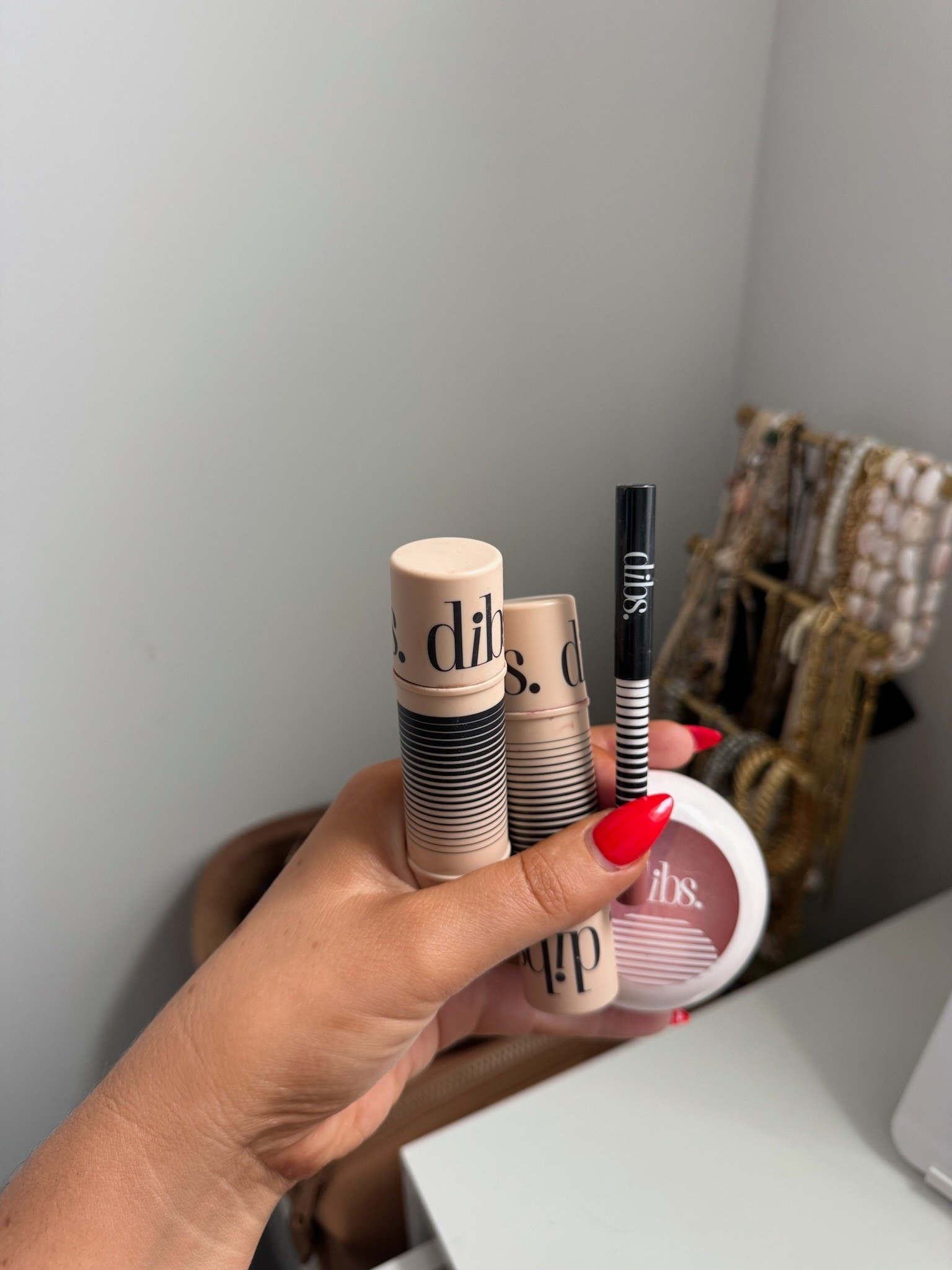 Everyday go to makeup products I use all the time ✨

#LTKFindsUnder100 #LTKSummerEdit