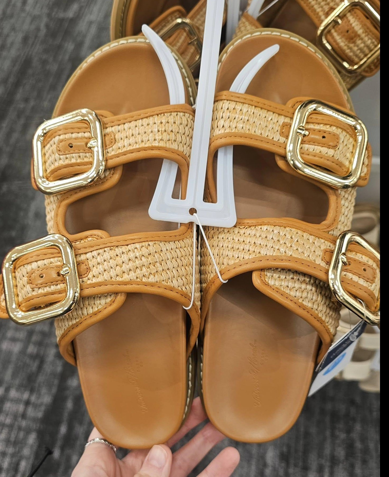Such a fun slide option#Target #targetfinds #slides #shoes #sandals #ltkshoecrush 

#LTKFindsUnder50 #LTKFindsUnder100 #LTKStyleTip