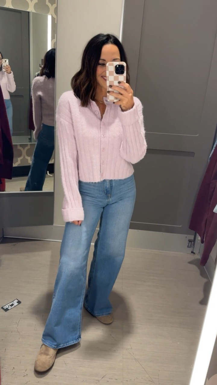 Y’all this button front cardigan is so soft, not itchy at all, comes in 4 different colors and for less than $30!!

Cardigan, women’s sweater, cozy style, knitwear, Target style, VintagePickin

#LTKSeasonal #LTKStyleTip #LTKFindsUnder50