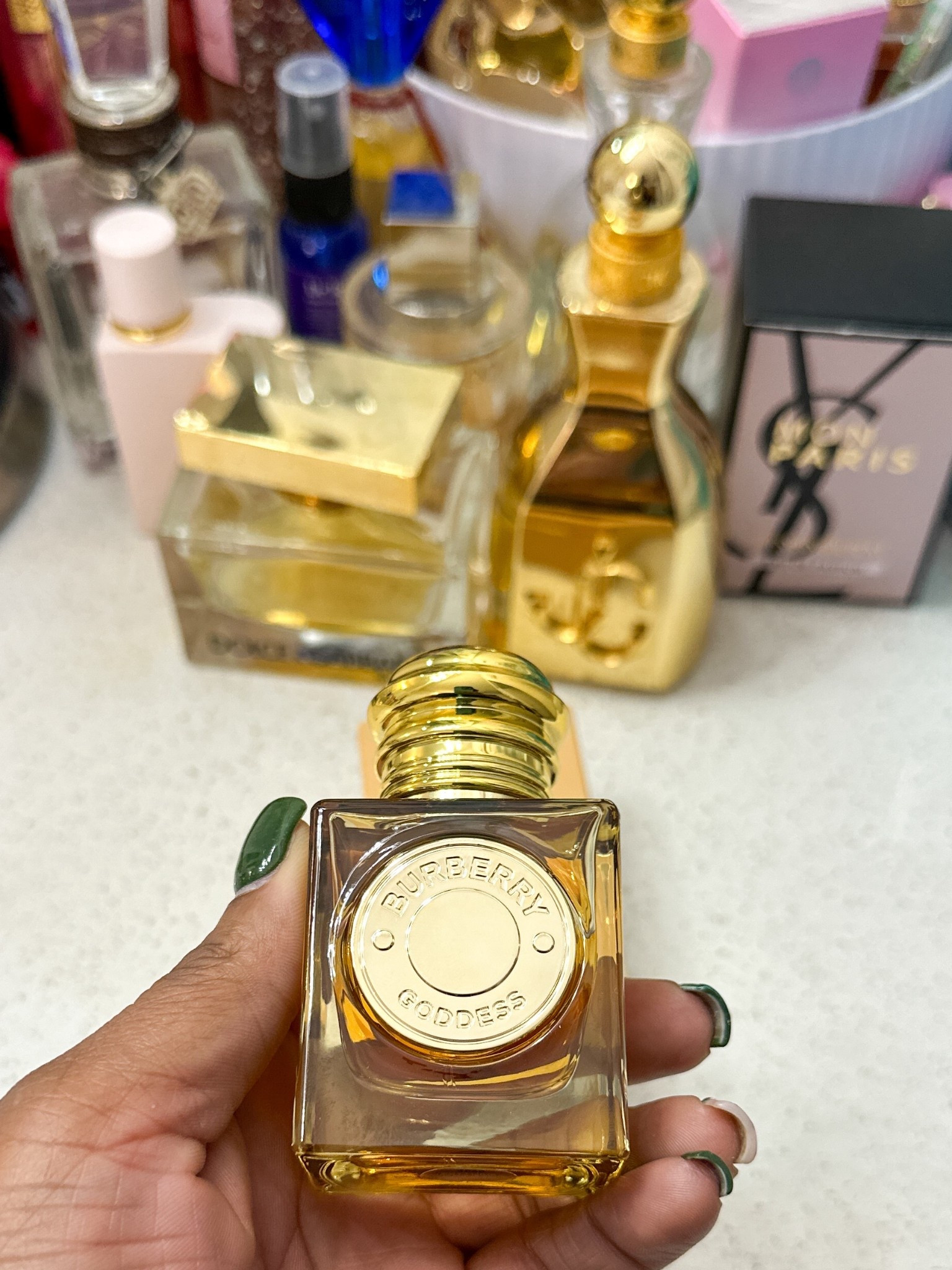 New scent from Burberry Goddess #perfumes #scents #burberrygoddess #women 